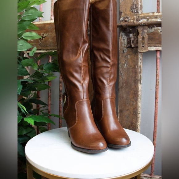 NWT PIERRE DUMAS Knee High Vegan Leather Riding Heeled Boots - Picture 3 of 12